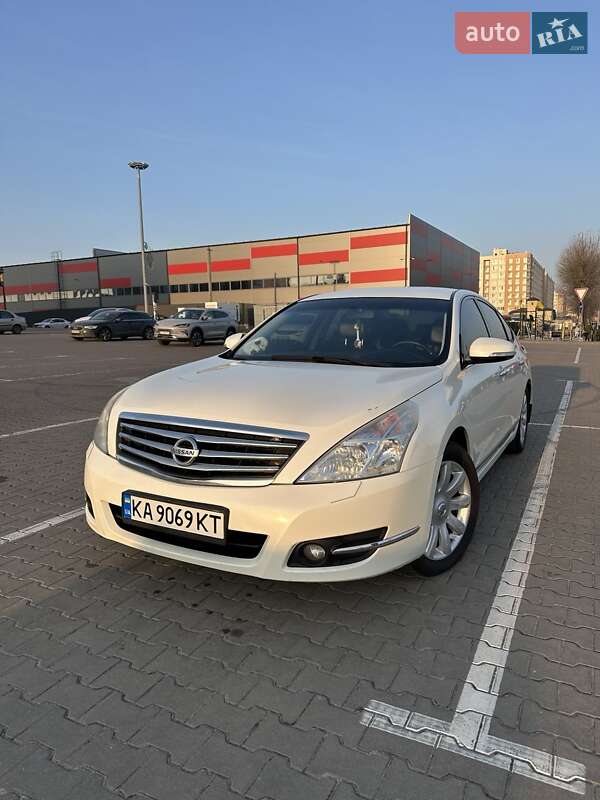 2010 nissan teana