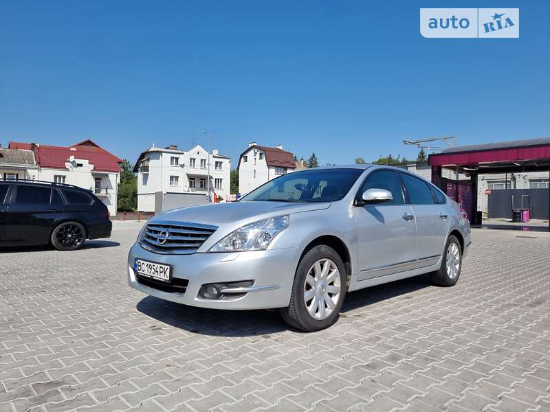 2010 nissan teana
