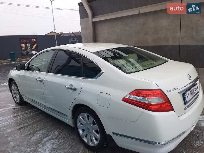 2011 nissan teana