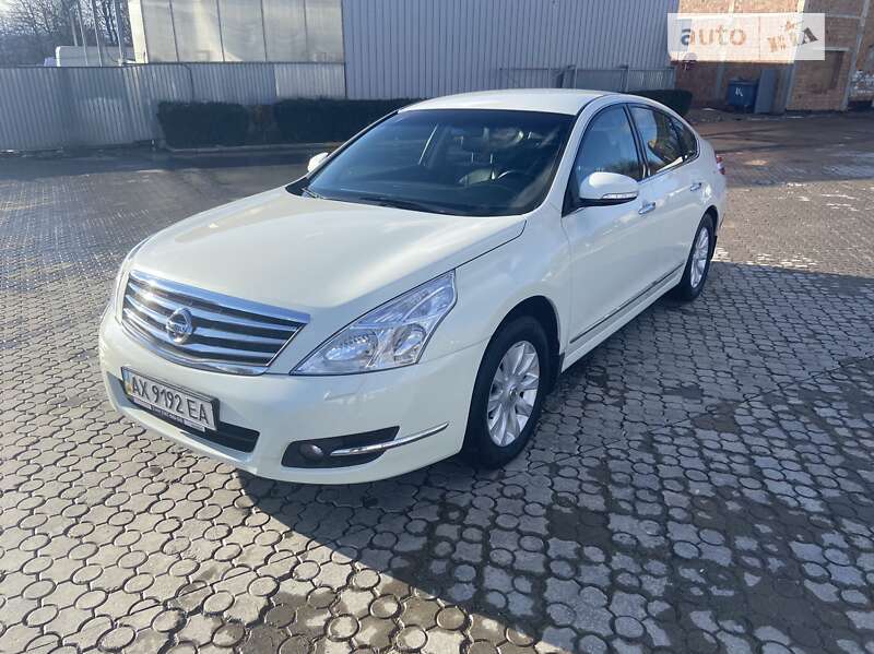 2012 nissan teana