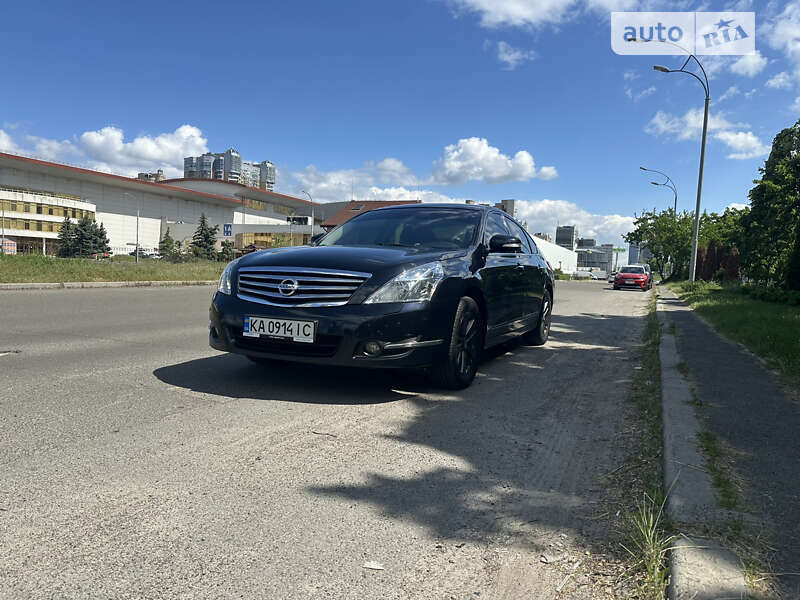 2012 nissan teana