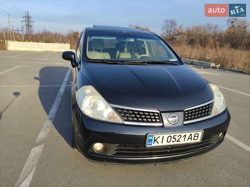 2007 nissan tiida