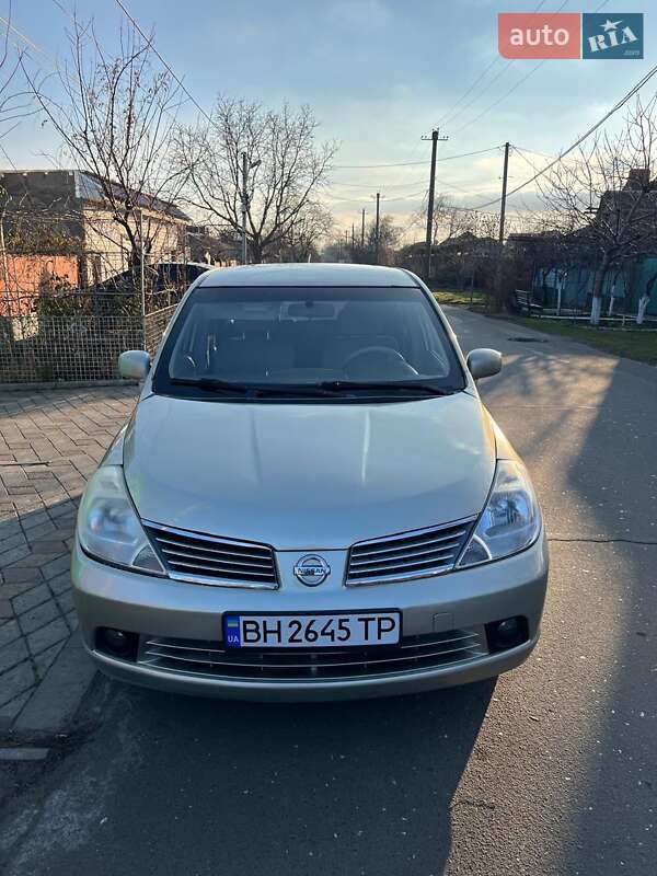 2006 nissan tiida