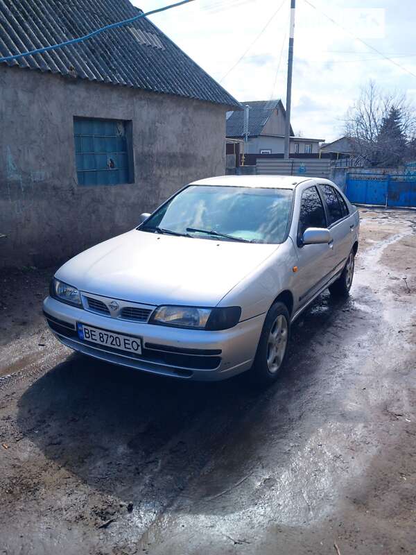 1997 nissan almera