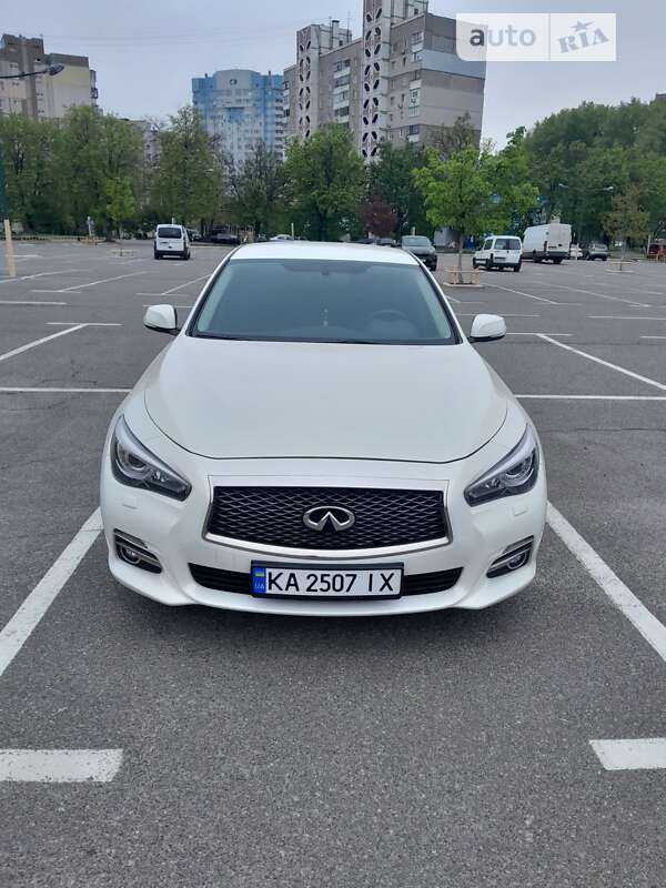 2016 infiniti q50