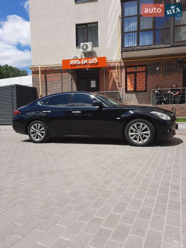 2013 infiniti m25