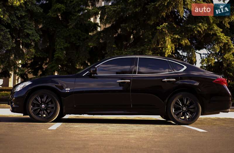 2013 infiniti q70