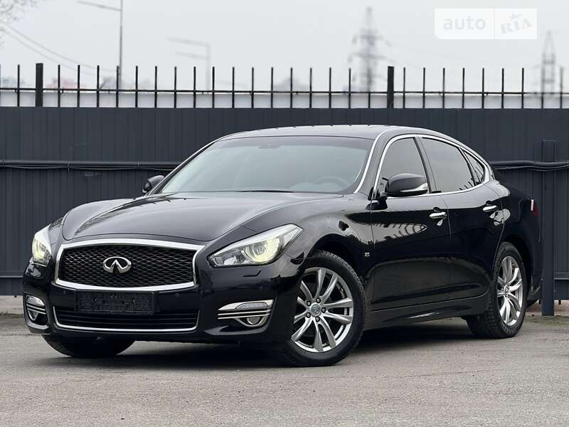 2016 infiniti q70