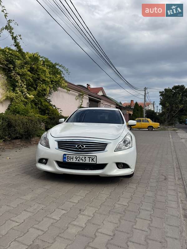 2011 infiniti g25