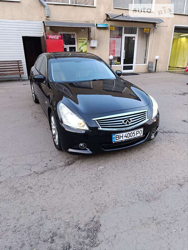 2012 infiniti g25