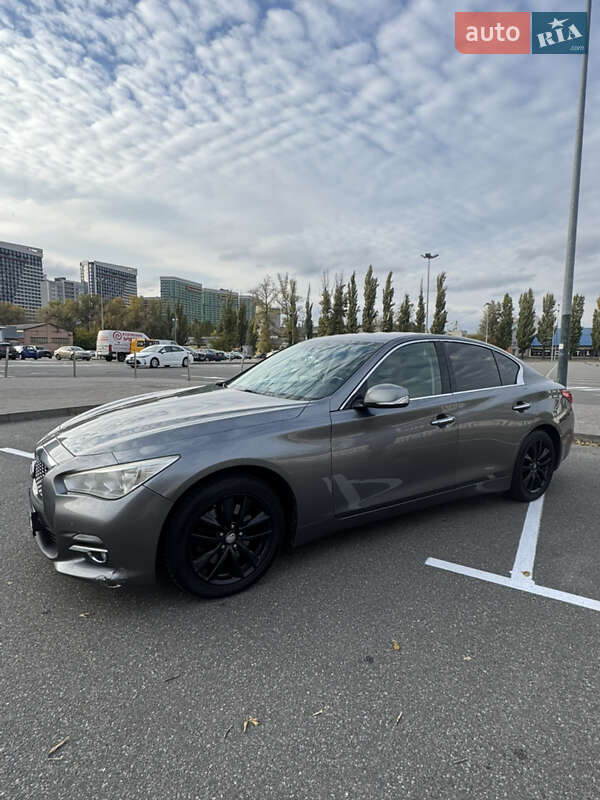 2015 infiniti q50