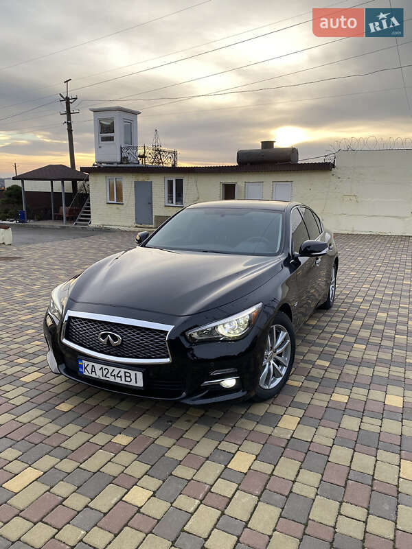 2015 infiniti q50