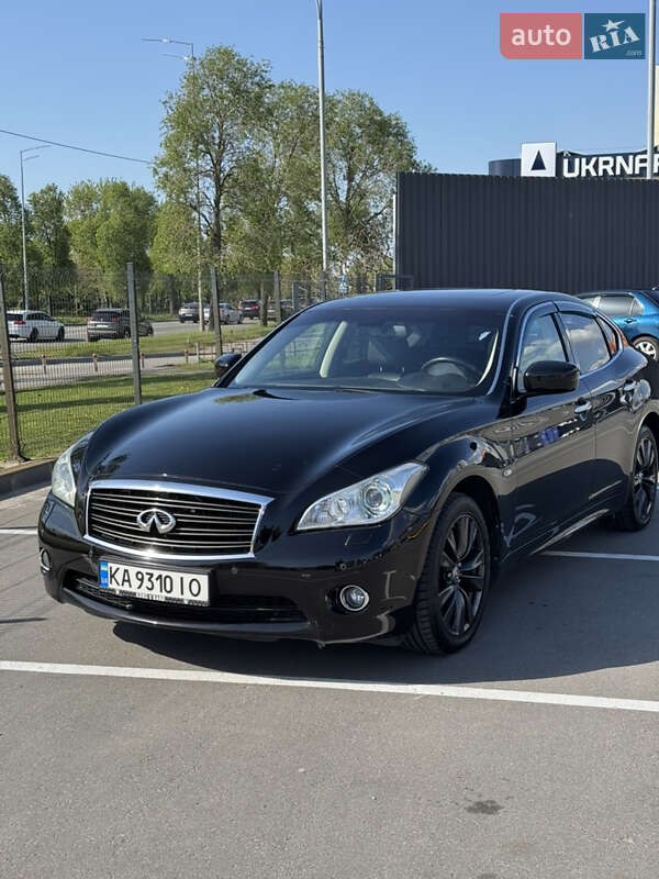 2011 infiniti m30d