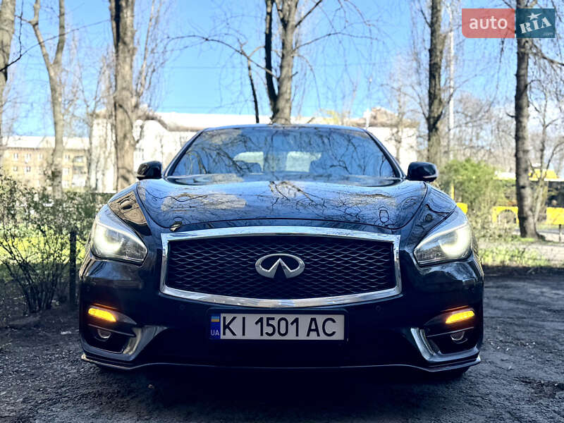 2016 infiniti q70