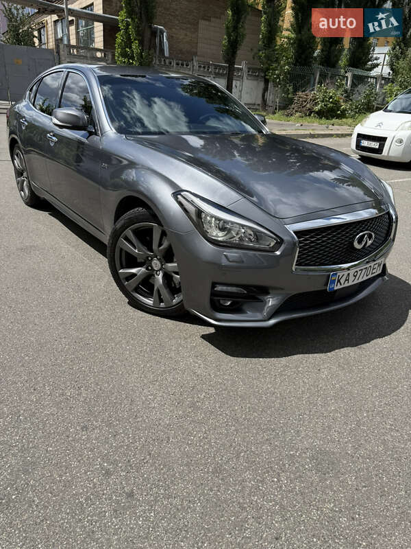 2016 infiniti q70