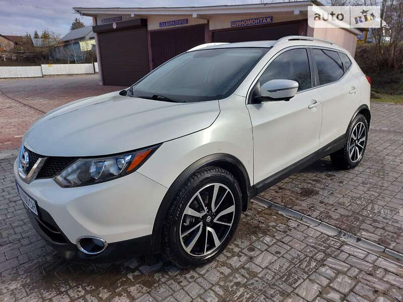 2017 nissan rogue sports