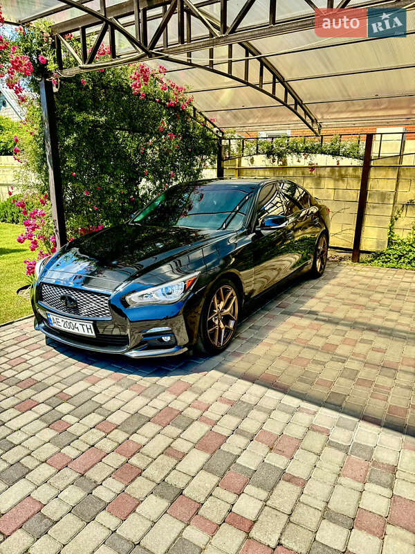 2015 infiniti q50