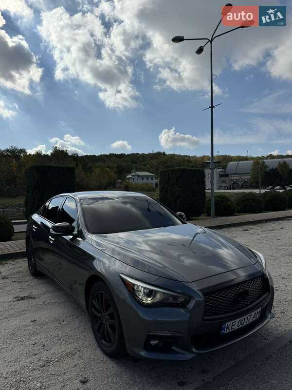 2015 infiniti q50