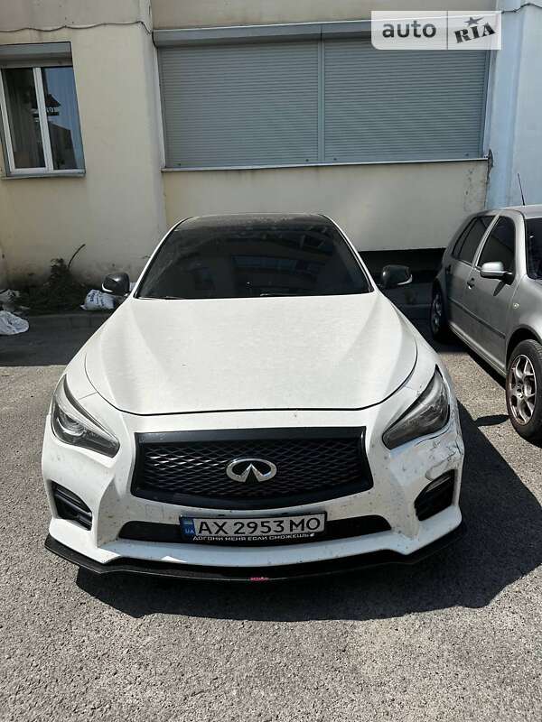 2015 infiniti q50