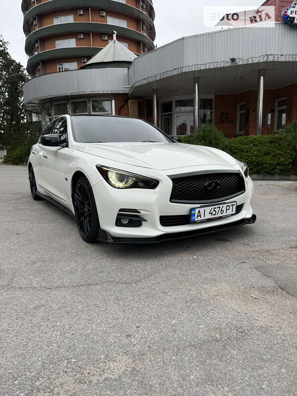 2015 infiniti q50