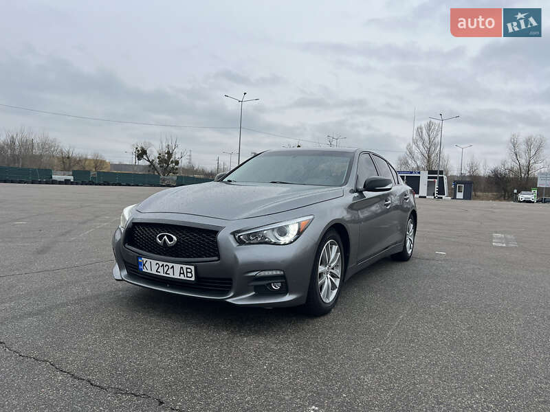 2015 infiniti q50