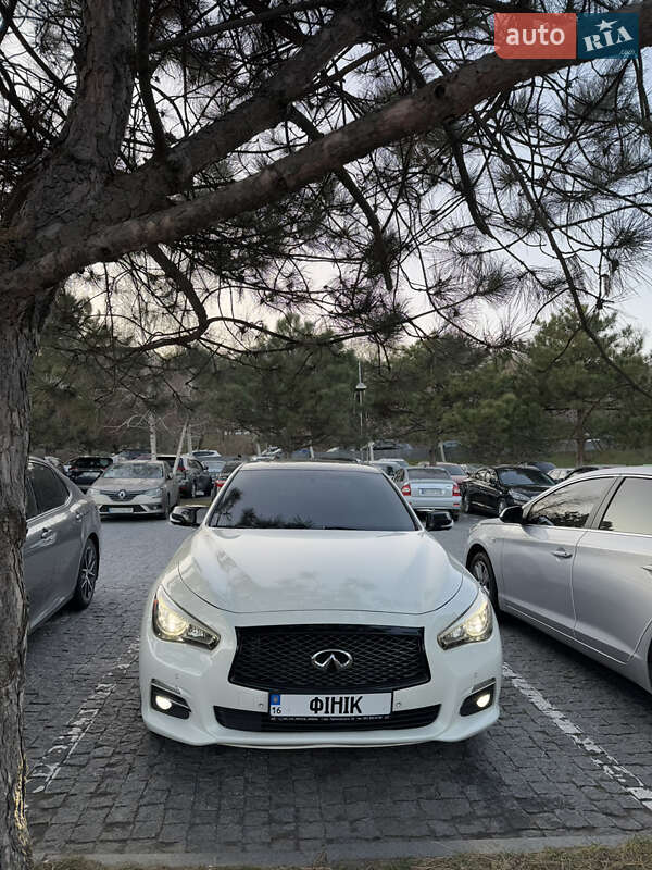 2015 infiniti q50