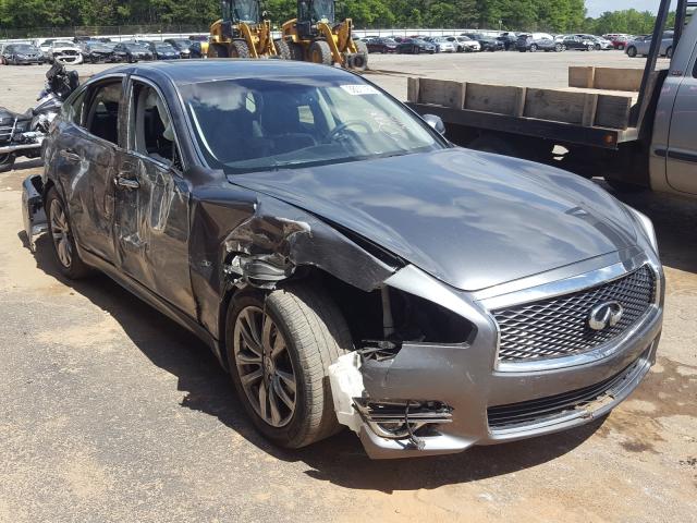 2016 infiniti q70