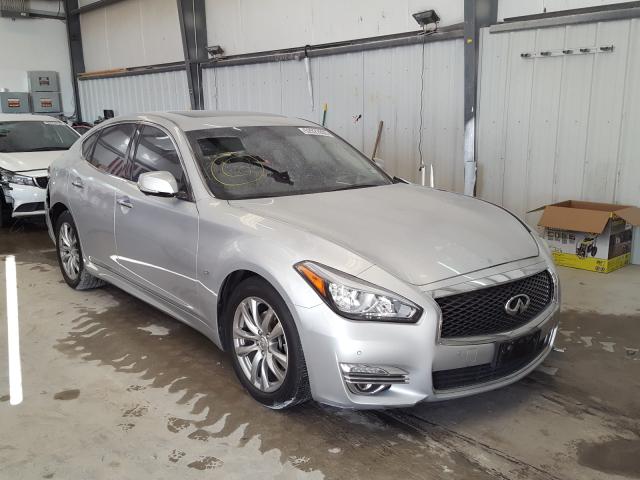 2017 infiniti q70 3-7