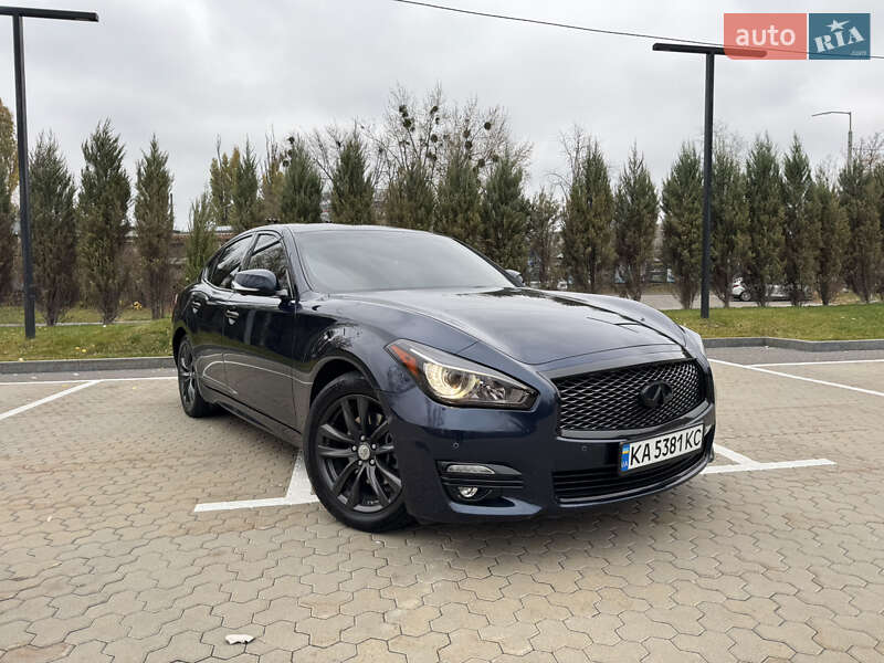2017 infiniti q70