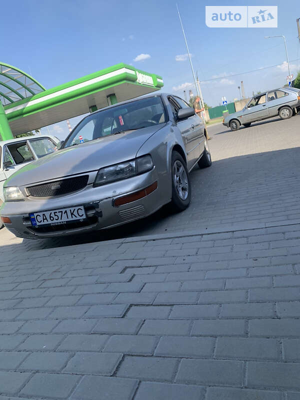 1995 nissan maxima