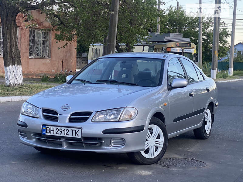 2000 nissan almera