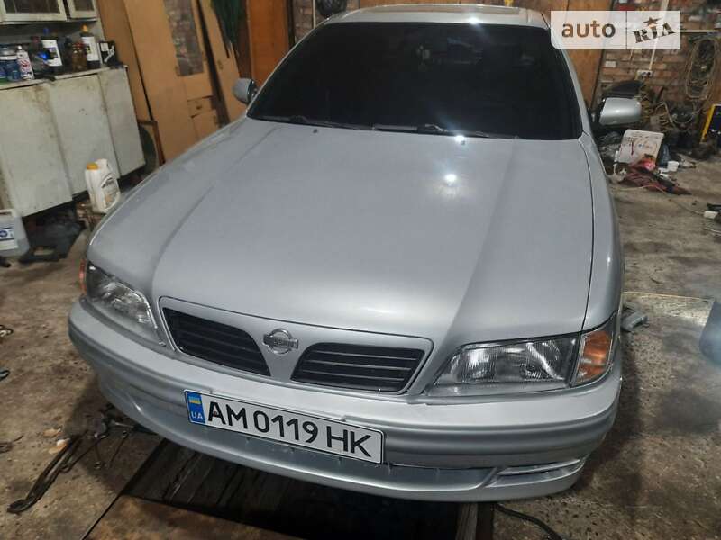 1995 nissan maxima