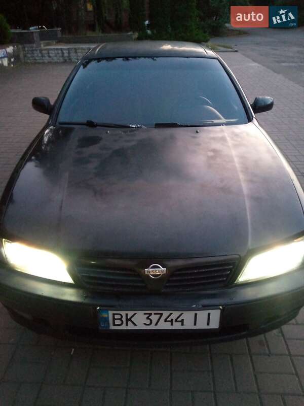 1996 nissan maxima