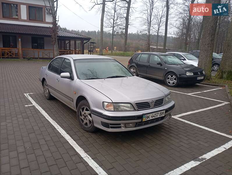 1995 nissan maxima