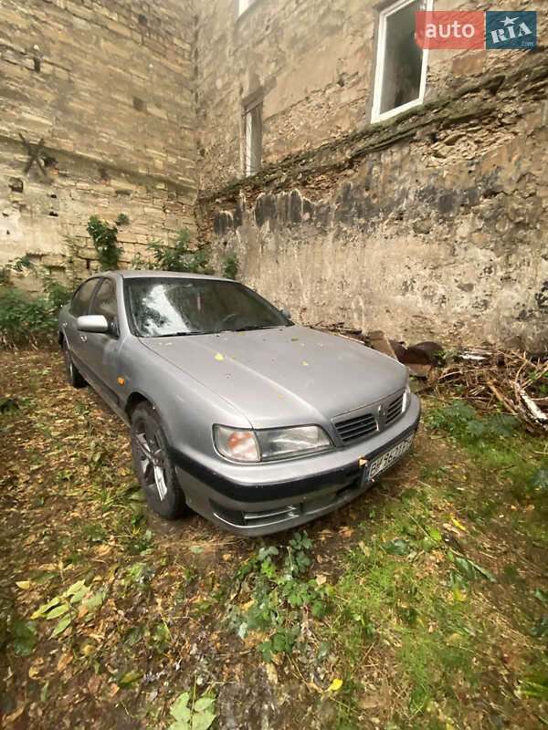 1996 nissan maxima