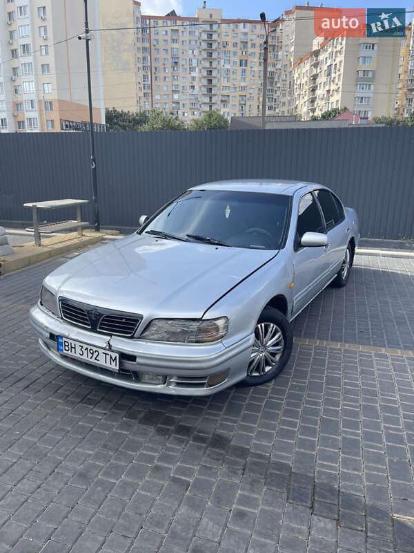 1999 nissan maxima