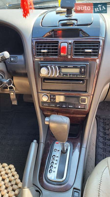 2000 nissan maxima