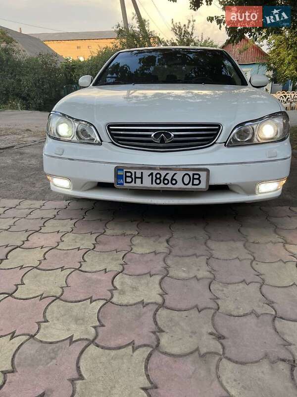 2000 nissan maxima