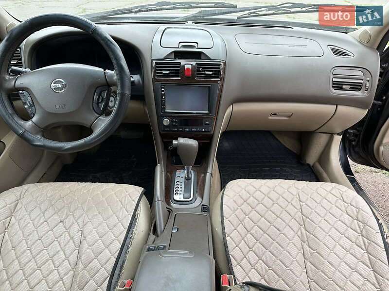 2004 nissan maxima