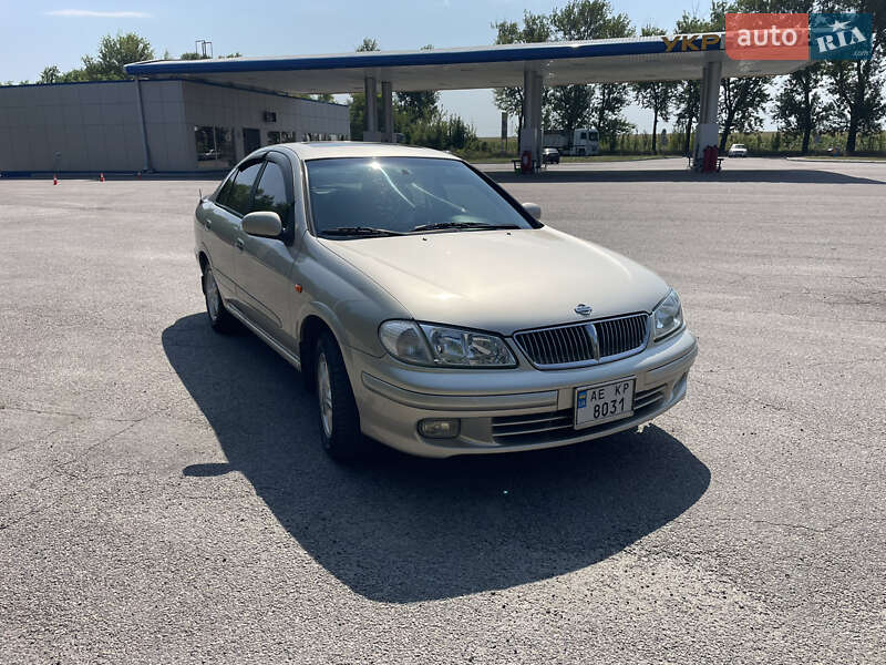 2004 nissan sunny