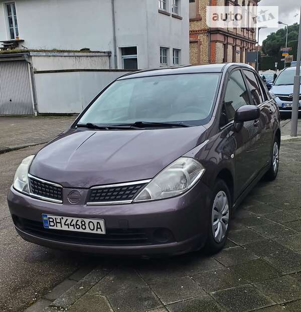 2008 nissan tiida