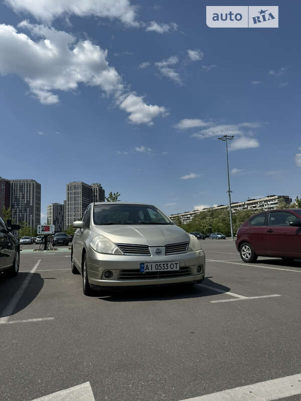 2007 nissan tiida