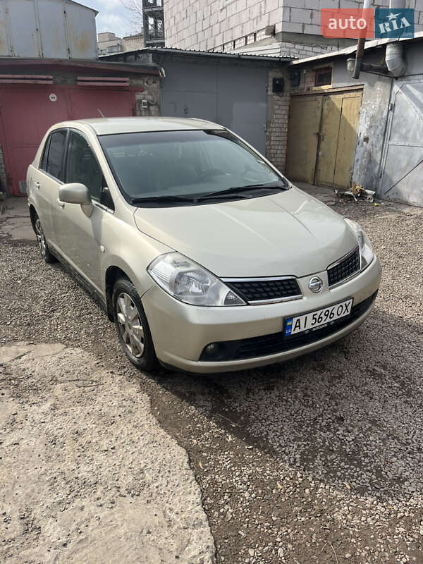 2007 nissan tiida