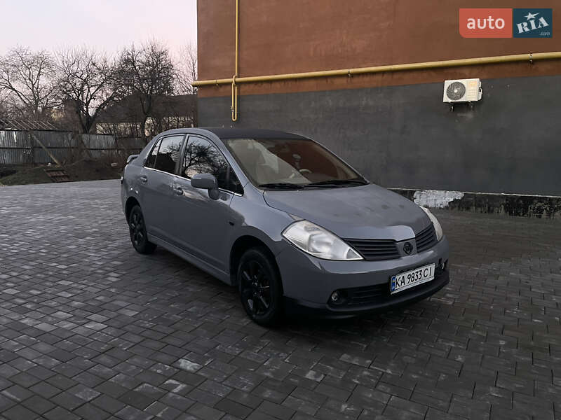 2007 nissan tiida