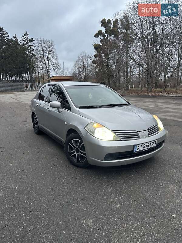 2007 nissan tiida
