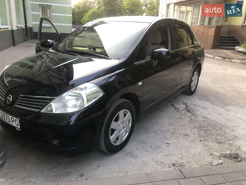 2007 nissan tiida