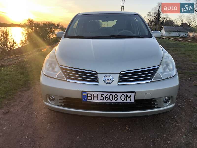 2007 nissan tiida