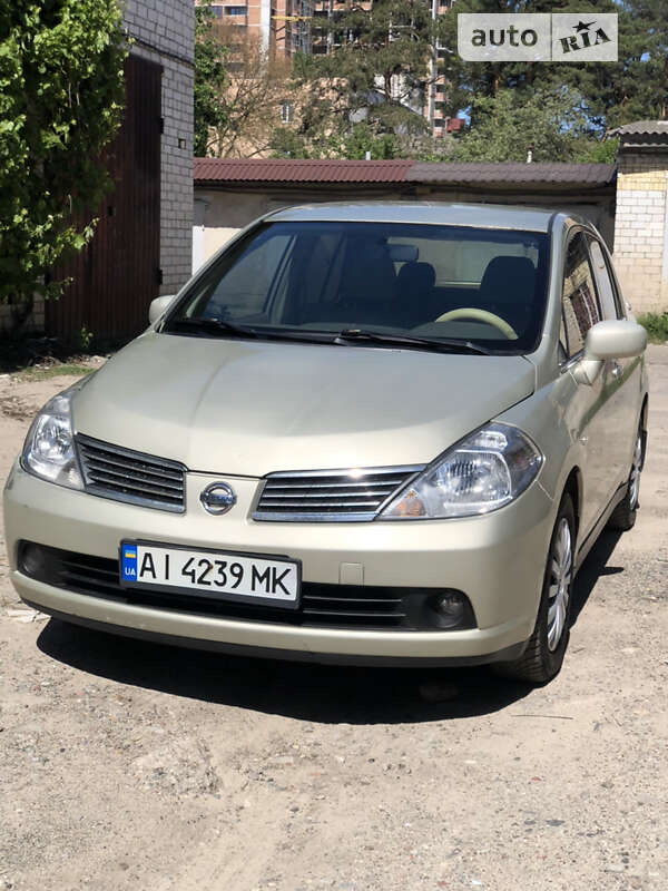2007 nissan tiida