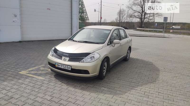 2006 nissan tiida