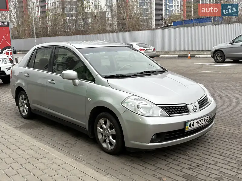 2008 nissan tiida